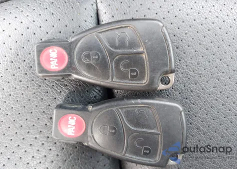 2004 Mercedes-Benz Clk 320 из США, поврежденный, VIN WDBTJ65J04F098737